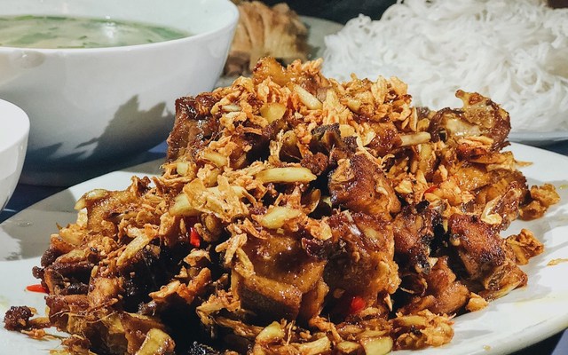 Thủy - Ngan Cháy Tỏi