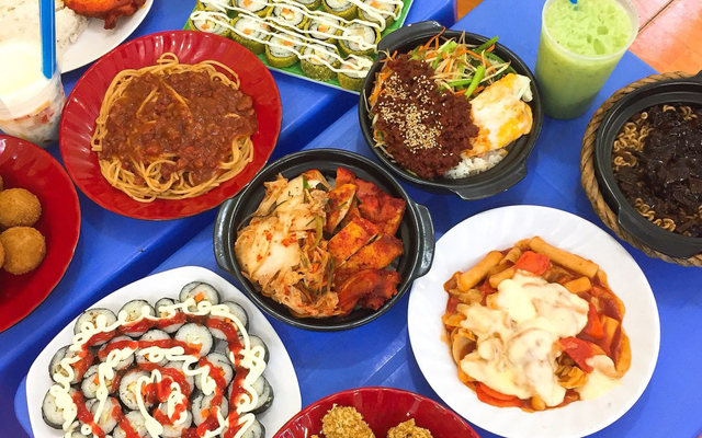 Phương Uyên - Bánh Mì, Burger & Đồ Trộn