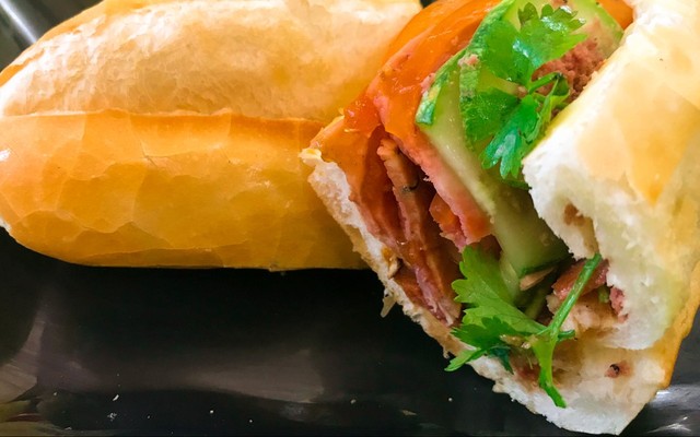 Tiệm Bánh Mì BamiGood