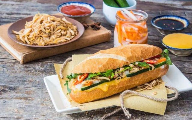 Bánh Mì Chả Hạnh Béo