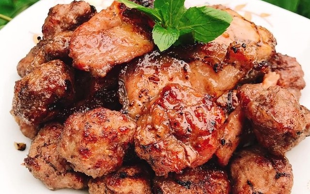 Bami Mix - Xôi Nóng Phú Thượng & Xíu Páo Nam Định