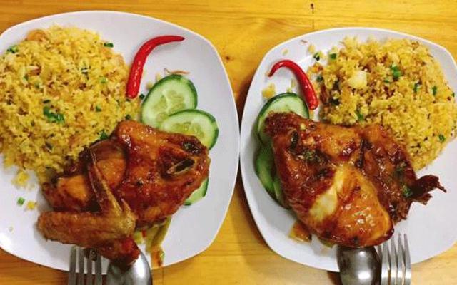 A Hồng - Cơm Gà Xối Mỡ - Phú Định