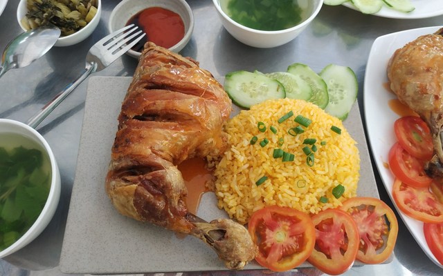 Bữa Trưa Việt - Cơm Gà Xối Mỡ & Cơm Văn Phòng - Bàu Cát 4