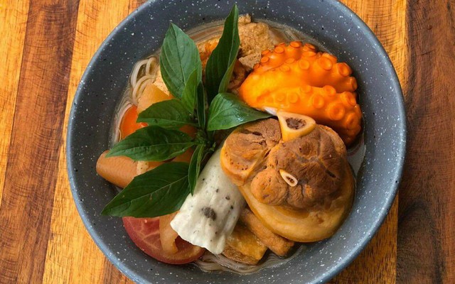 Phượng 22F - Bún Riêu & Canh Bún
