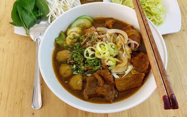 Ông Bốn - Hủ Tiếu Sa Tế & Bánh Mì Bò Kho