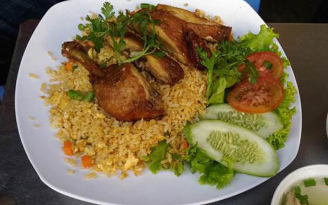 Chị Thái - Cơm Gà Chiên Nước Mắm