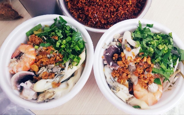 Bo Bo Quán - Mì Ốc Hến