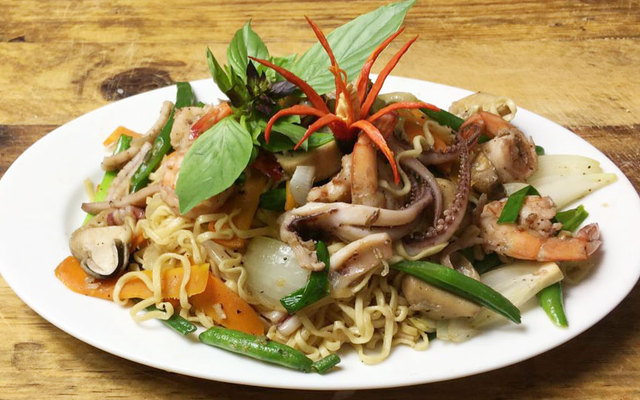 Hồng Mơ - Đồ Nướng & Mì Xào Hải Sản