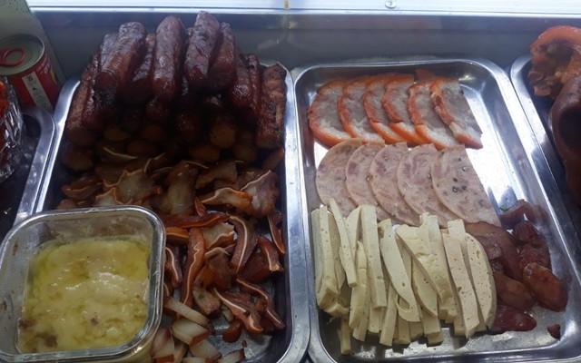 Cô Tư - Bánh Mì, Xôi Mặn & Mì Xào Bò