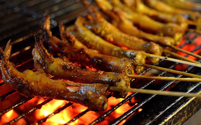Quán Bà Già - Chân & Cánh Gà Nướng