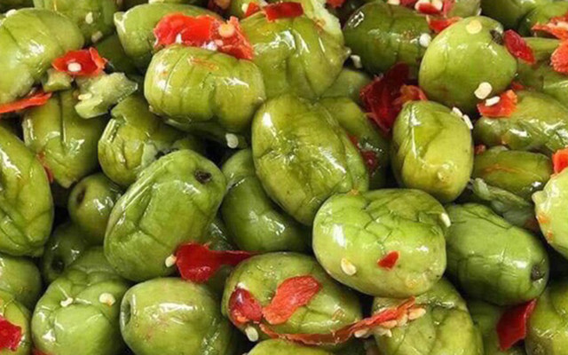 Út Gái - Ăn Vặt