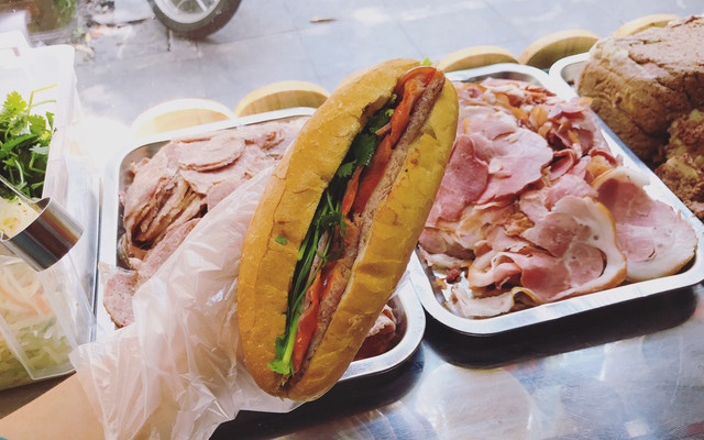 Bánh Mì Nhớ - Quán Sứ