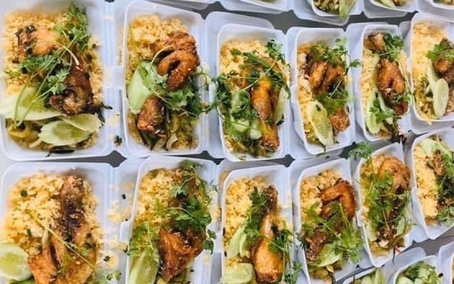 Dương Gà - Cơm Gà Xối Mỡ