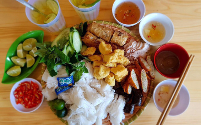 Bếp Nhà Chi - Bún Đậu, Ăn Vặt & Trà Sữa