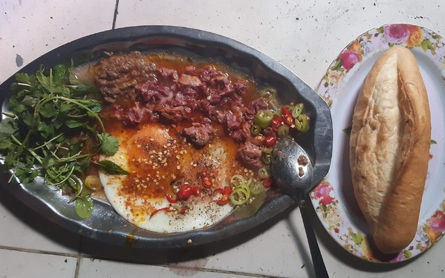 Bánh Mì - Sữa Đậu Nành Chú Tráng - Bạch Đằng