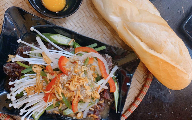 Bụi - Bò Sốt Me