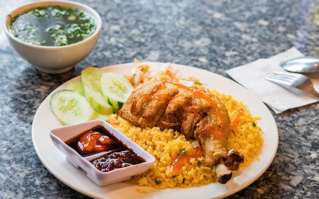 Duyên - Cơm Gà Xối Mỡ - Nguyễn Công Trứ