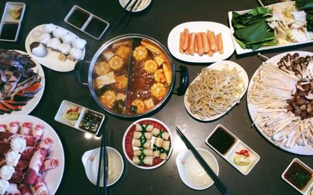 Kichi Kichi Lẩu Băng Chuyền - Phan Huy Ích