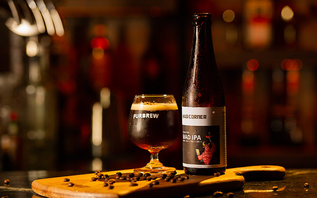 Mad Corner - Food & Drink