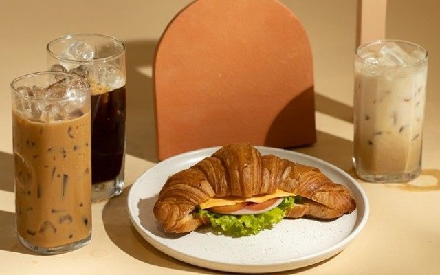 September Saigon - Cafe & Cake