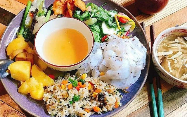 Veggie Castle - Vegan Buffet Chay - Âu Cơ