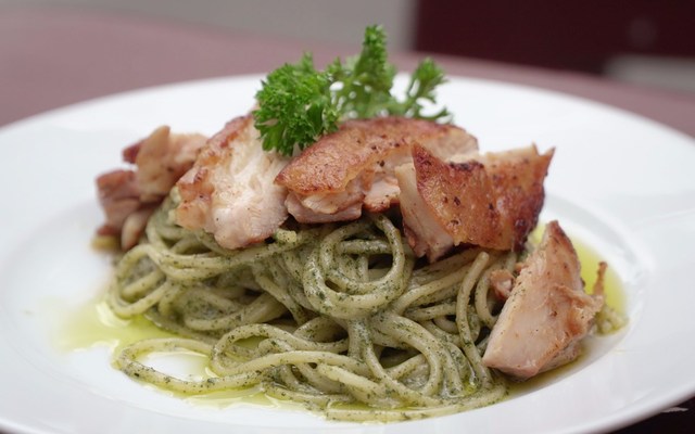 Bistro 68 - Steak, Spaghetti & Salad