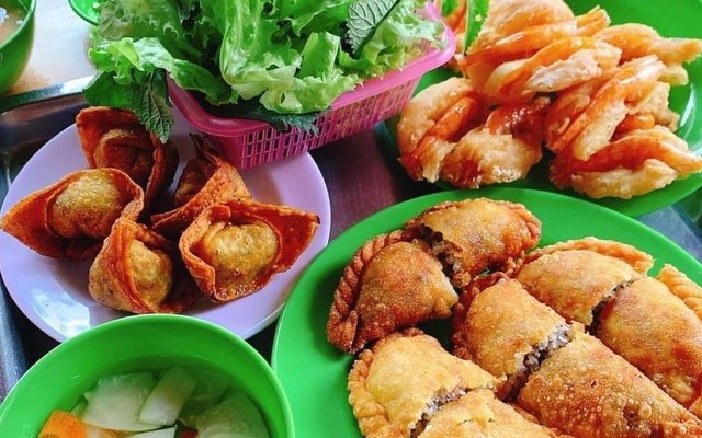 Bếp Linh Nhâm - Bánh Tôm & Bánh Gối