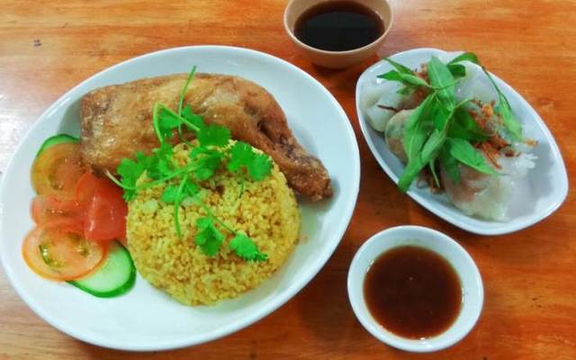 Ba Mẹ Con - Cơm Gà Xối Mỡ & Sinh Tố