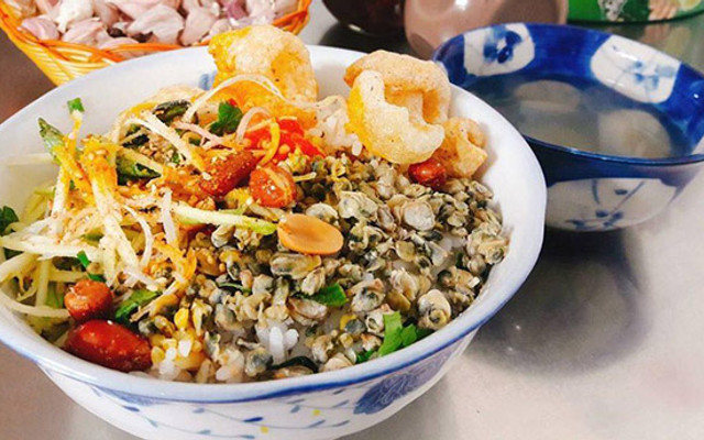 O Hồng - Cơm & Bún Hến