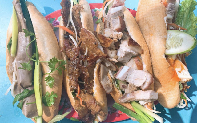 Bánh Mì Heo Quay Mỹ Hạnh