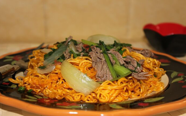 Mì Xào Bò Nhã Thảo