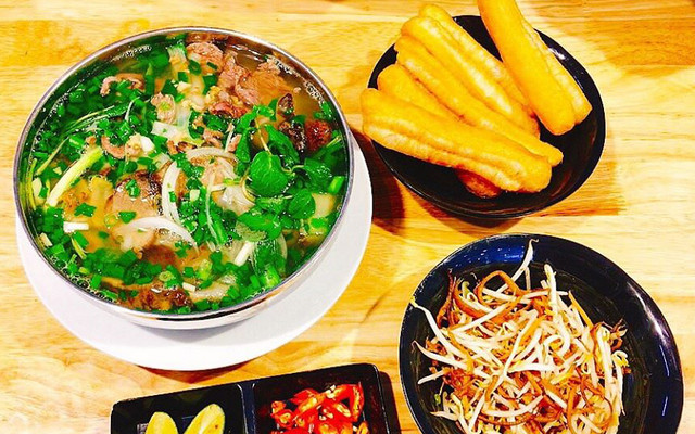 Phở Đèn Đỏ - Phở Hải Sản, Bò, Gà & Bún