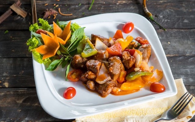 Bún Bò Xào Kiểu Pháp & Sinh Tố