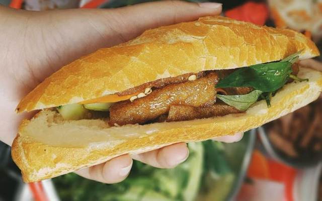 Bánh Mì Chả Cá - Bùi Tư Toàn