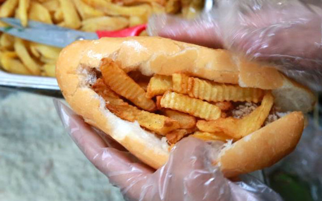 Bánh Mì Nem Khoai Bà Vân