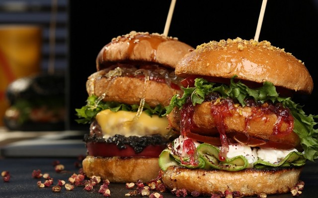 Arin Combini - Burgers, Pastas & Grills