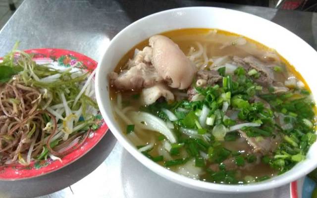 Quán Cô Nga - Bánh Canh Gà, Cơm Gà & Bún Bì Thịt -  Xô Viết Nghệ Tĩnh 