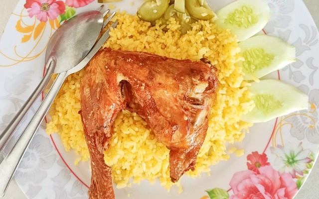 Phát Ký - Cơm Gà Xối Mỡ