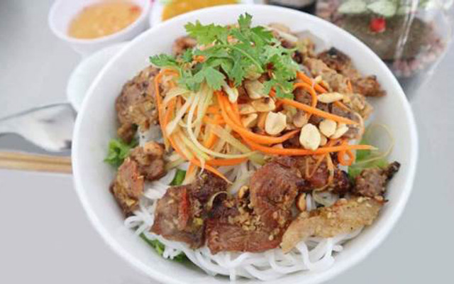 Bún Thịt Nướng O Cải