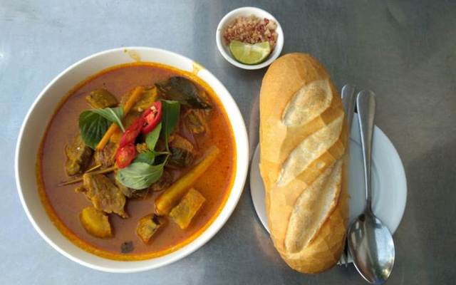 Cô Miền - Cà Ri Gà & Bún Thái