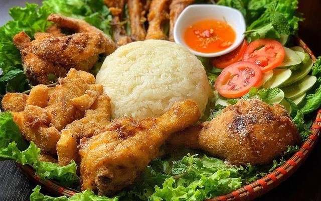 Era Quán - Gà Chiên Mắm & Lẩu Thái Tomyum