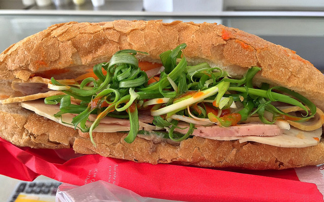 Bánh Mì Hai Chị Em