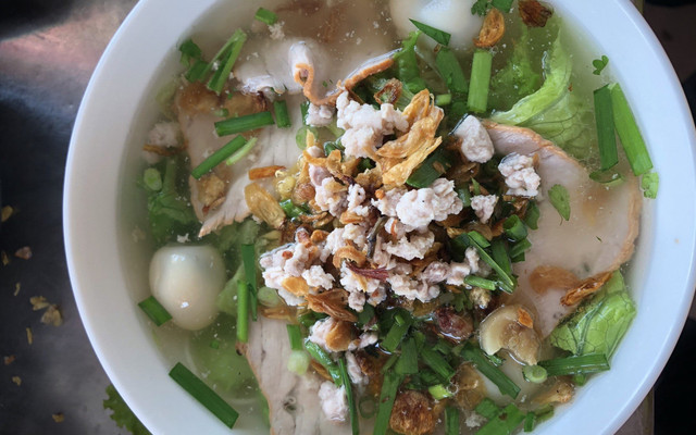 Chị Bé Na - Hủ Tiếu & Hoành Thánh Lá