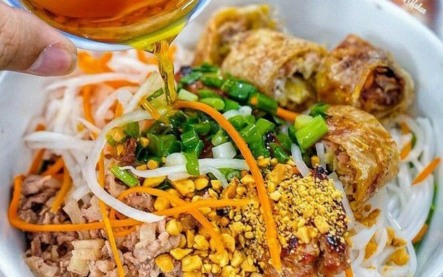 Bún Thịt Nướng Ông Hùng