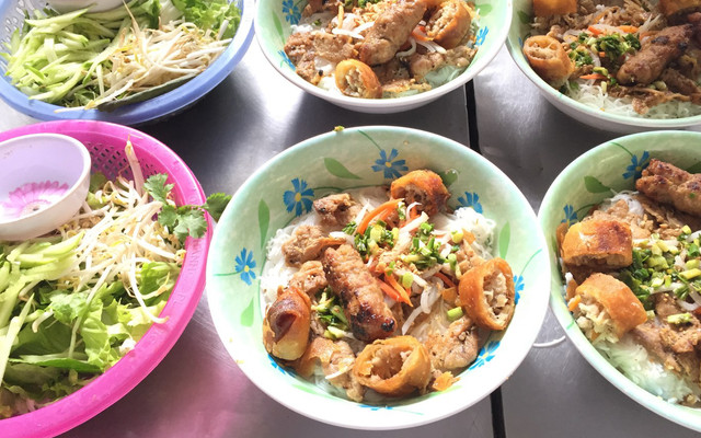 Mộc Quán - Lê Văn Lương