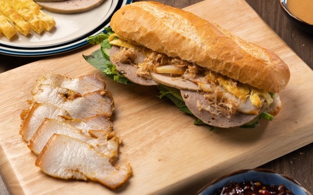 Bánh Mì Anh Kiên - Bánh Mì & Cafe
