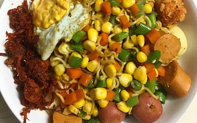 Môi Mè - Bánh Mì & Mì Trộn Indomie