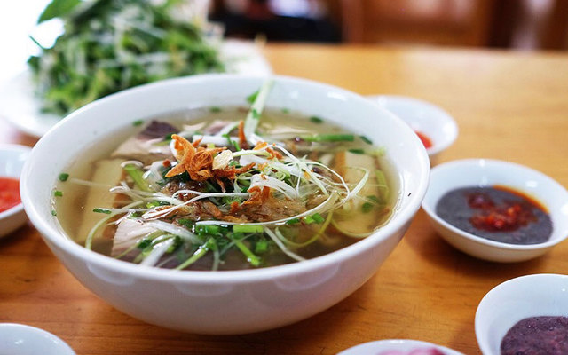 Bà Tám - Bánh Canh Chả Cá & Chả Cuốn Cá Trích
