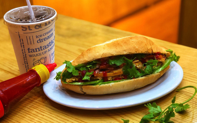 Bánh Mì Cổ Truyền - Ngõ Trung Tả