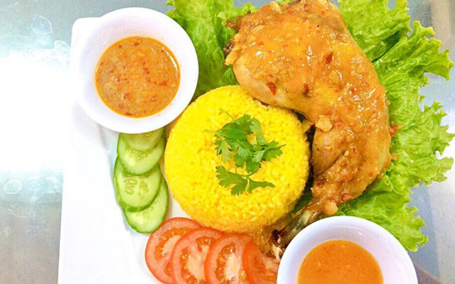 Cơm Gà Sốt Thái Sota